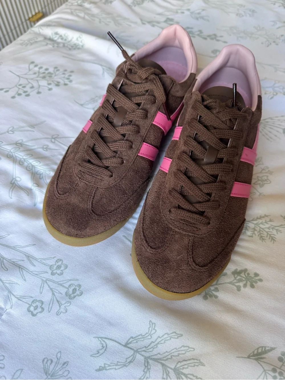 Gola Women's Brown Suede Sneakers with Pink Stripes